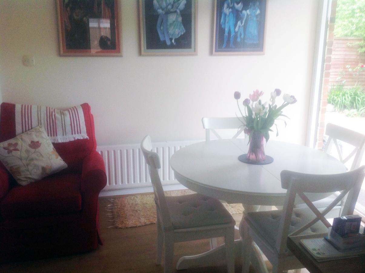 Oak Tree House Bed and Breakfast Waterlooville Exteriör bild